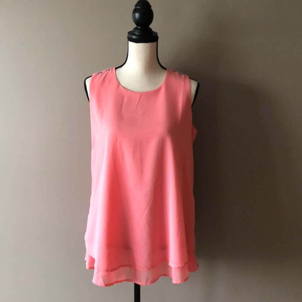 Sleeveless boutique style shirt